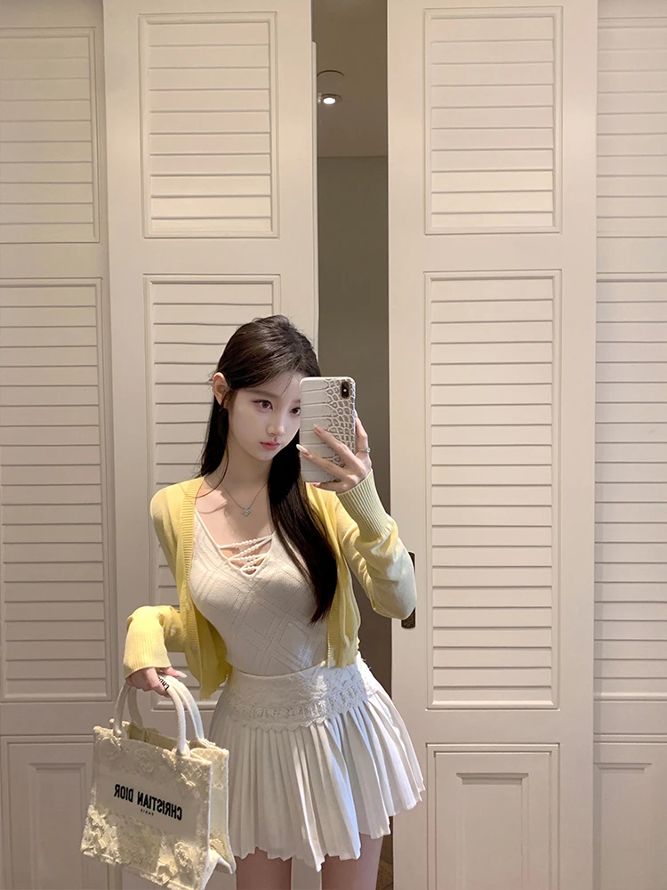 夏季2025新款设计感辣妹手工串珍珠镂空针织开衫背心女显瘦半身裙