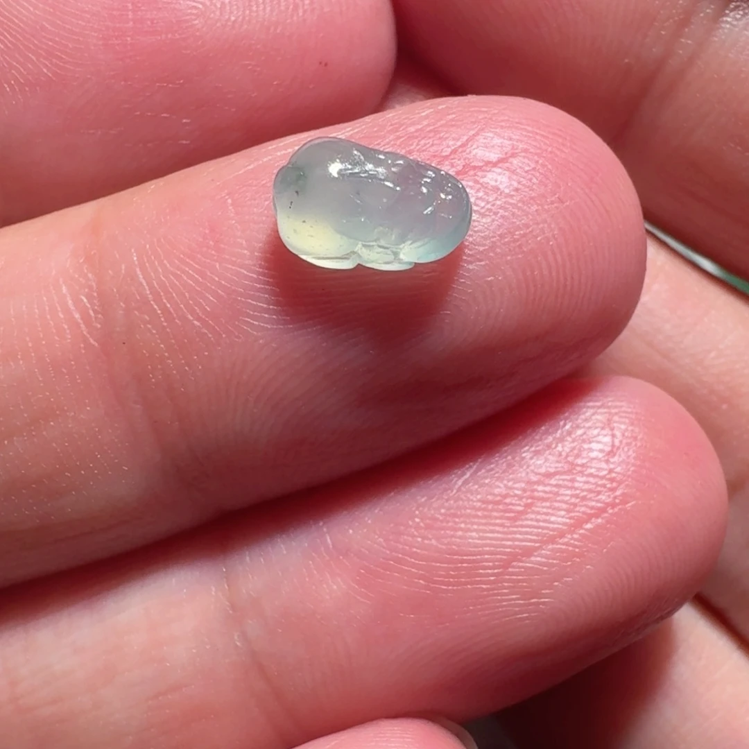 定制翡翠未镶嵌天然翡翠貔貅