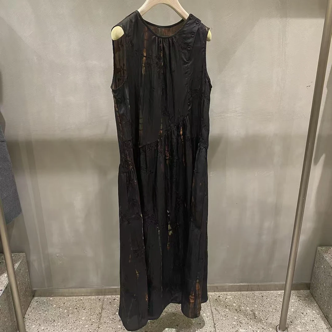 28姆米 100桑蚕丝 香云纱 植物染 刺绣款 无袖连衣裙 Q0644