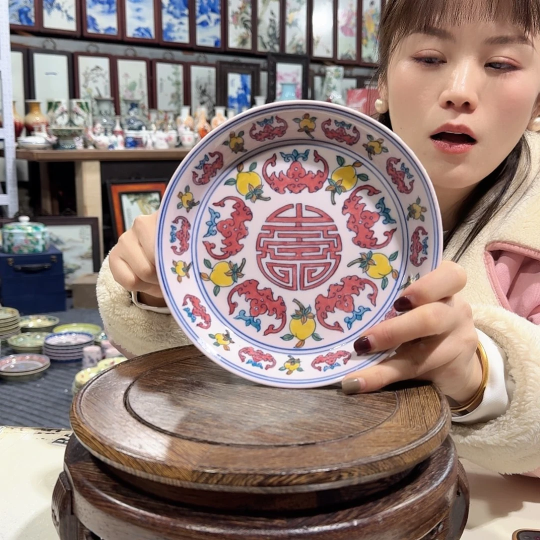 瓷摆件//////景德镇陶瓷瓷器。带支架。