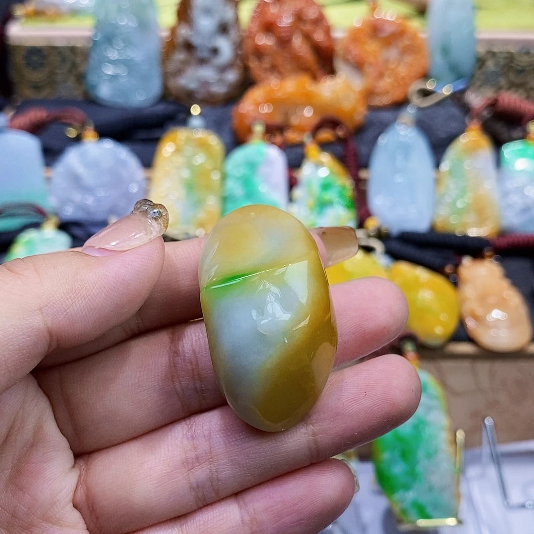 定制翡翠未镶嵌翡翠