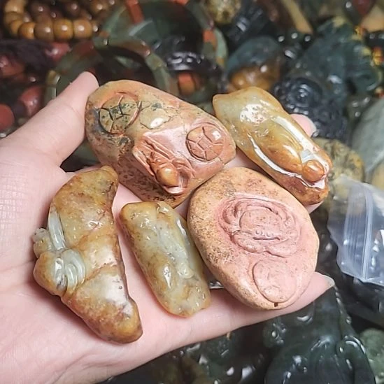 岫岩河磨玉（透闪石质玉）未镶嵌挂件
