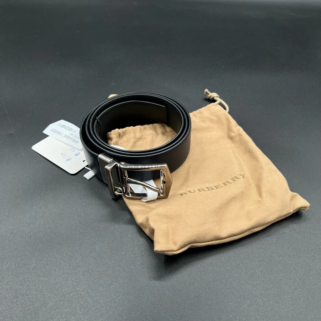 未使用 BURBERRY/博柏利 (ll) 黑色刻印logo腰带 105cm/015087