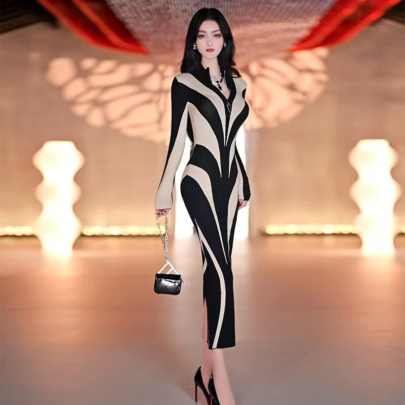 冬季欧美气质显瘦收腰针织裙2024新款半拉链开襟长款毛衣连衣裙