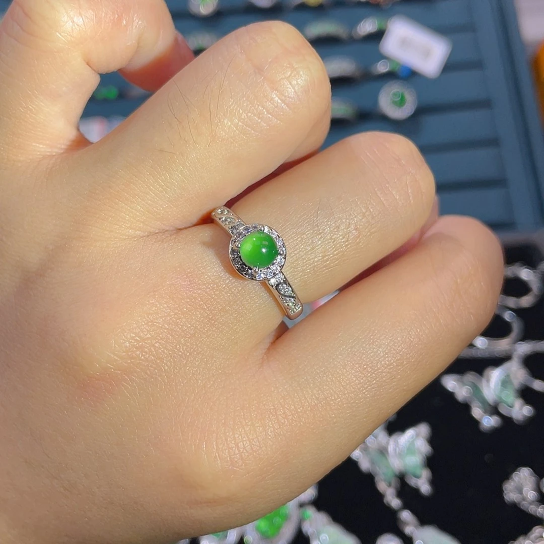 未镶嵌戒指翡翠戒指