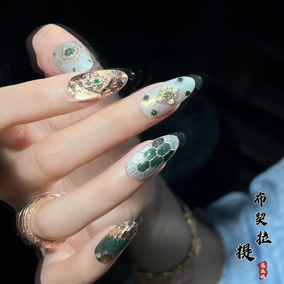 寇丝妮[布契拉提]纯手工穿戴甲2025新款高级感指甲贴片短款夏天