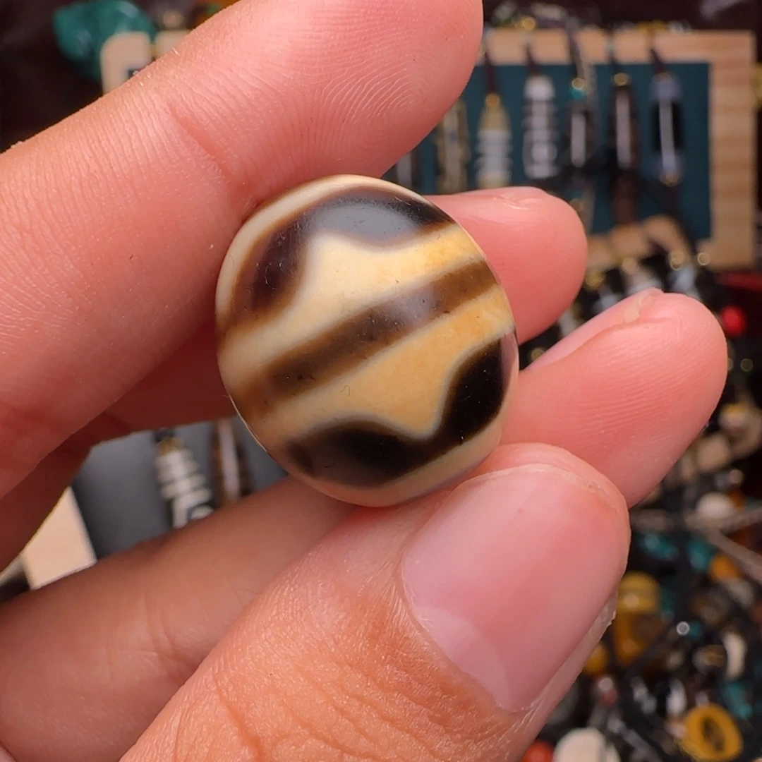 不***踹东西如图看图片链接