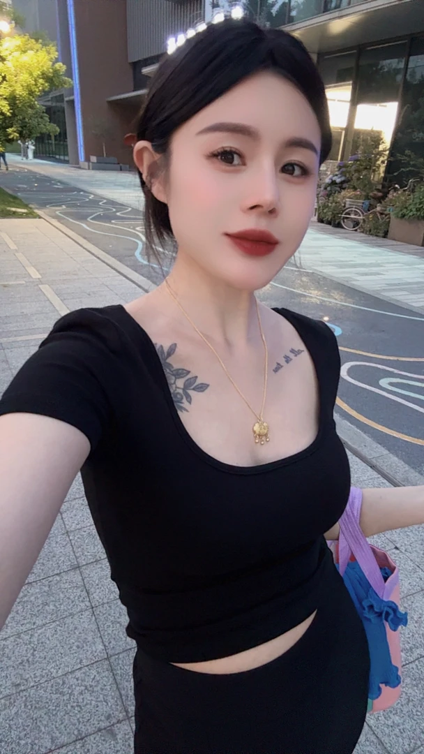 【相老板】精选新品-8857-夏款大方领修身短袖上衣