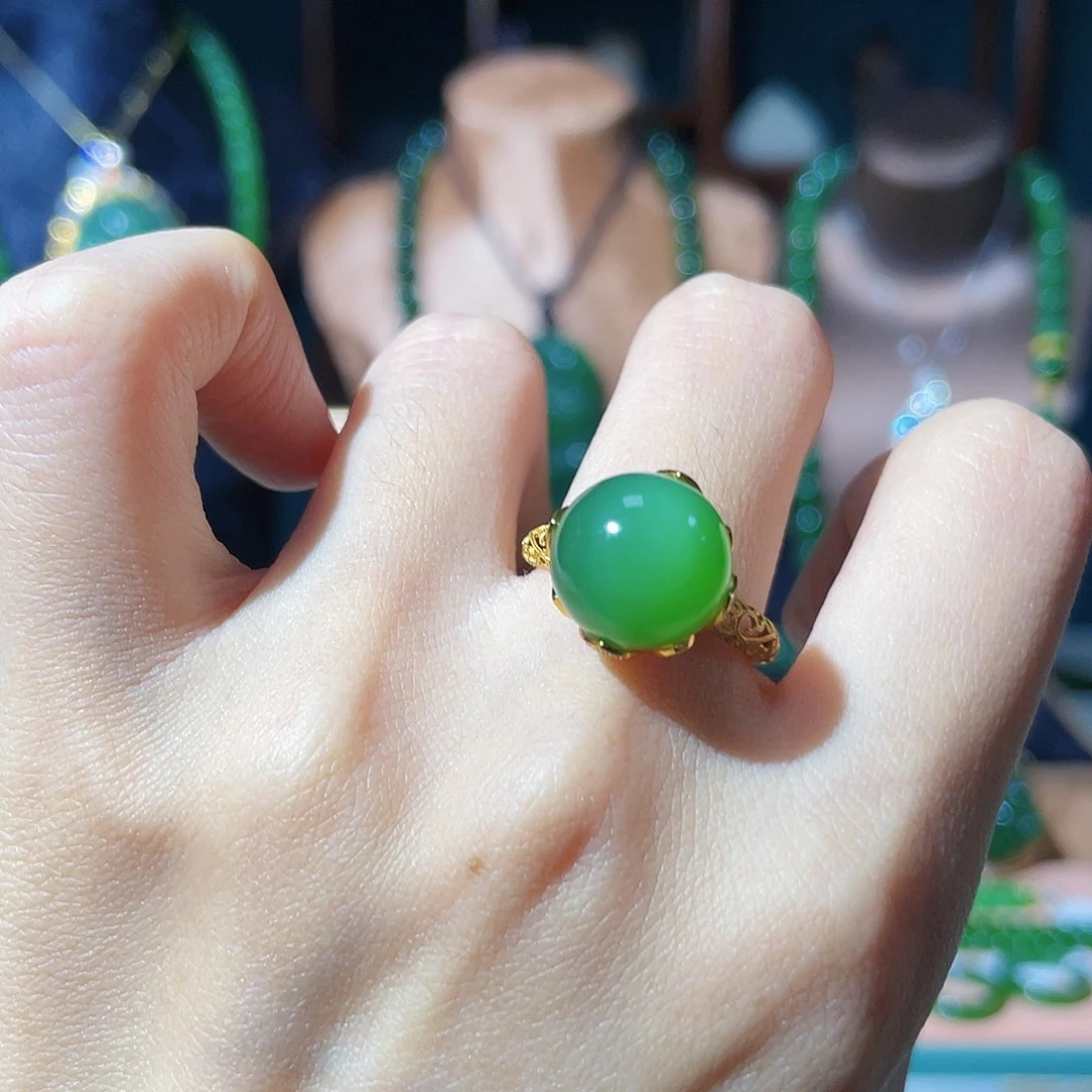 和田玉（碧玉）18K金镶嵌戒指