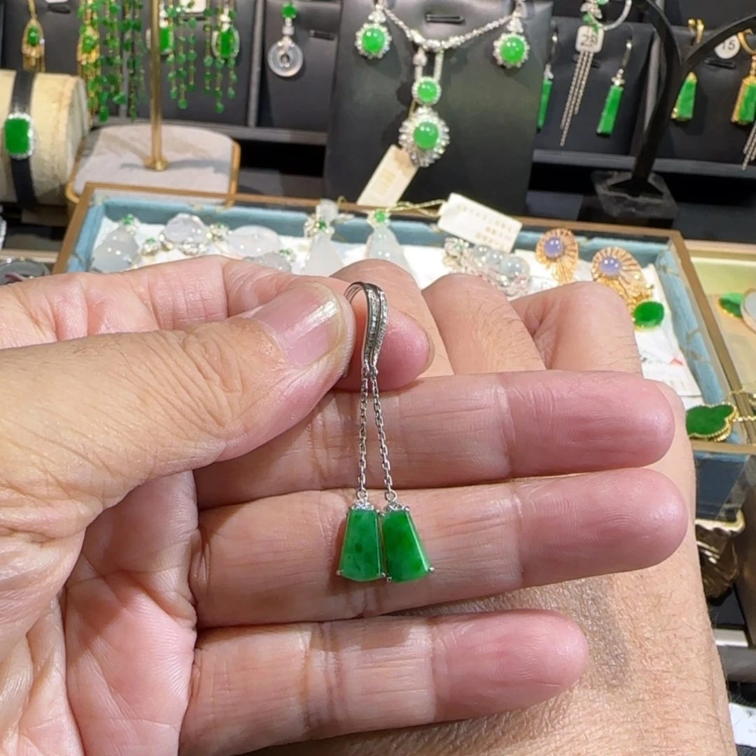 翡翠18K金镶嵌颈饰耳钩