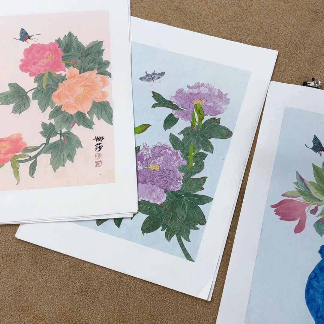 国画广****行叶娜莎四尺三开花鸟作品朱