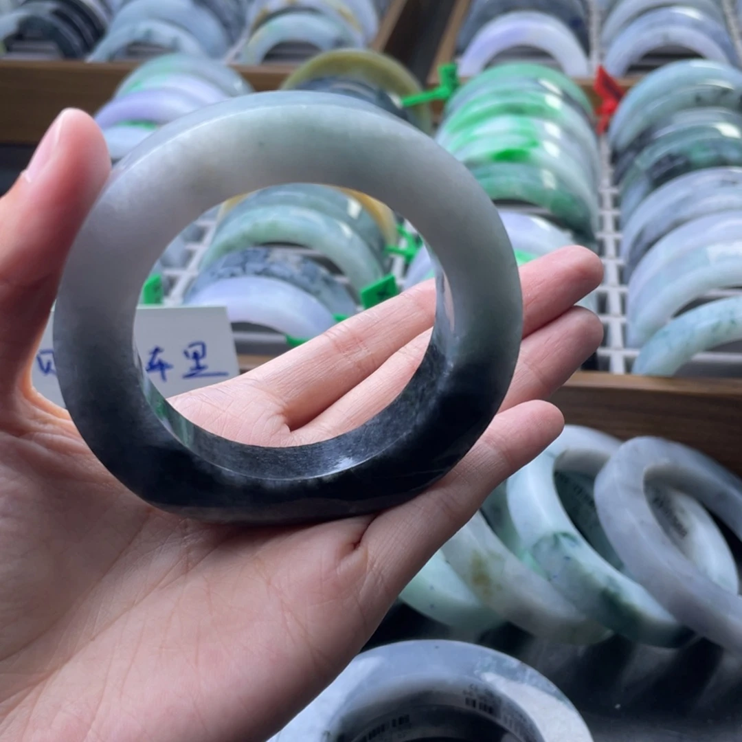 占***者定制翡翠未镶嵌特价翡翠手镯定制