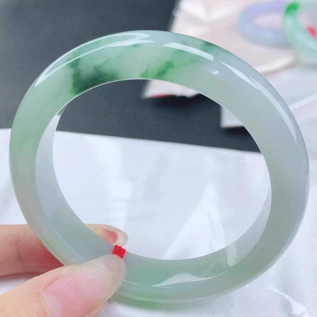 翡翠未镶嵌手镯缅甸55.7冰胶润飘绿花正圈