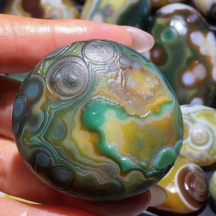 玛瑙/玉髓未镶嵌珠宝奇石1