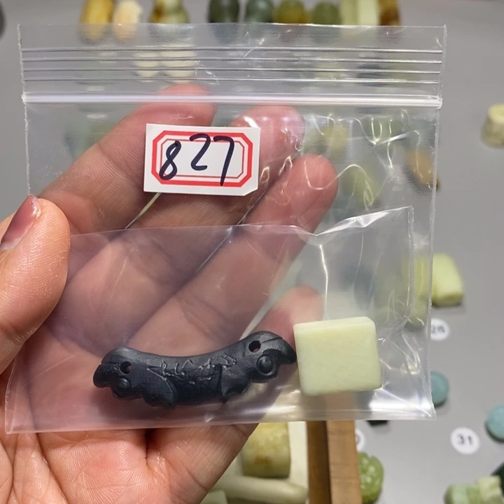 蛇纹石玉颈饰未镶嵌肥*翔