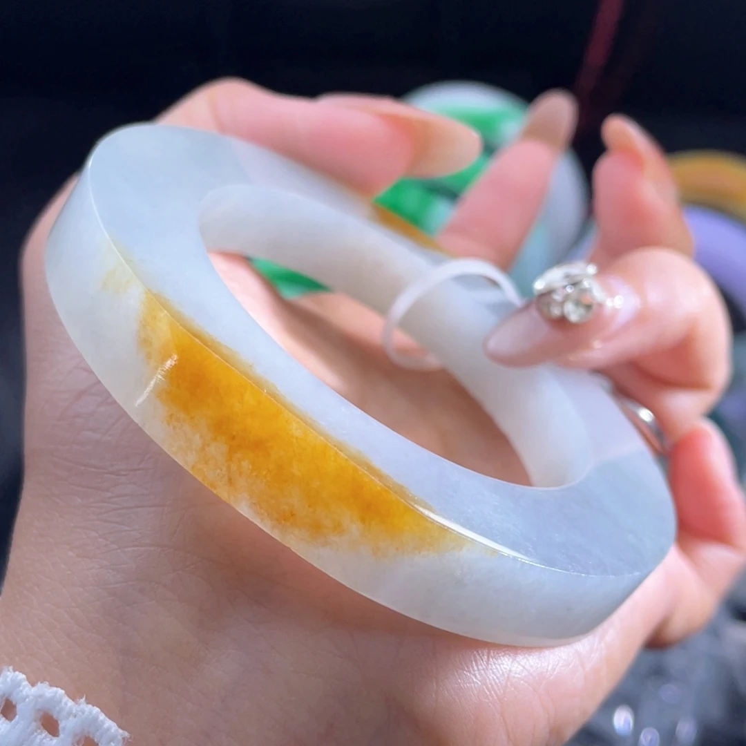 未镶嵌翡翠手镯定制翡翠