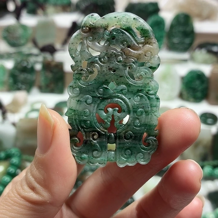 独山玉未镶嵌吊坠