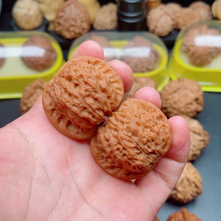 文玩核桃把件血麒麟狮子头39×39×33