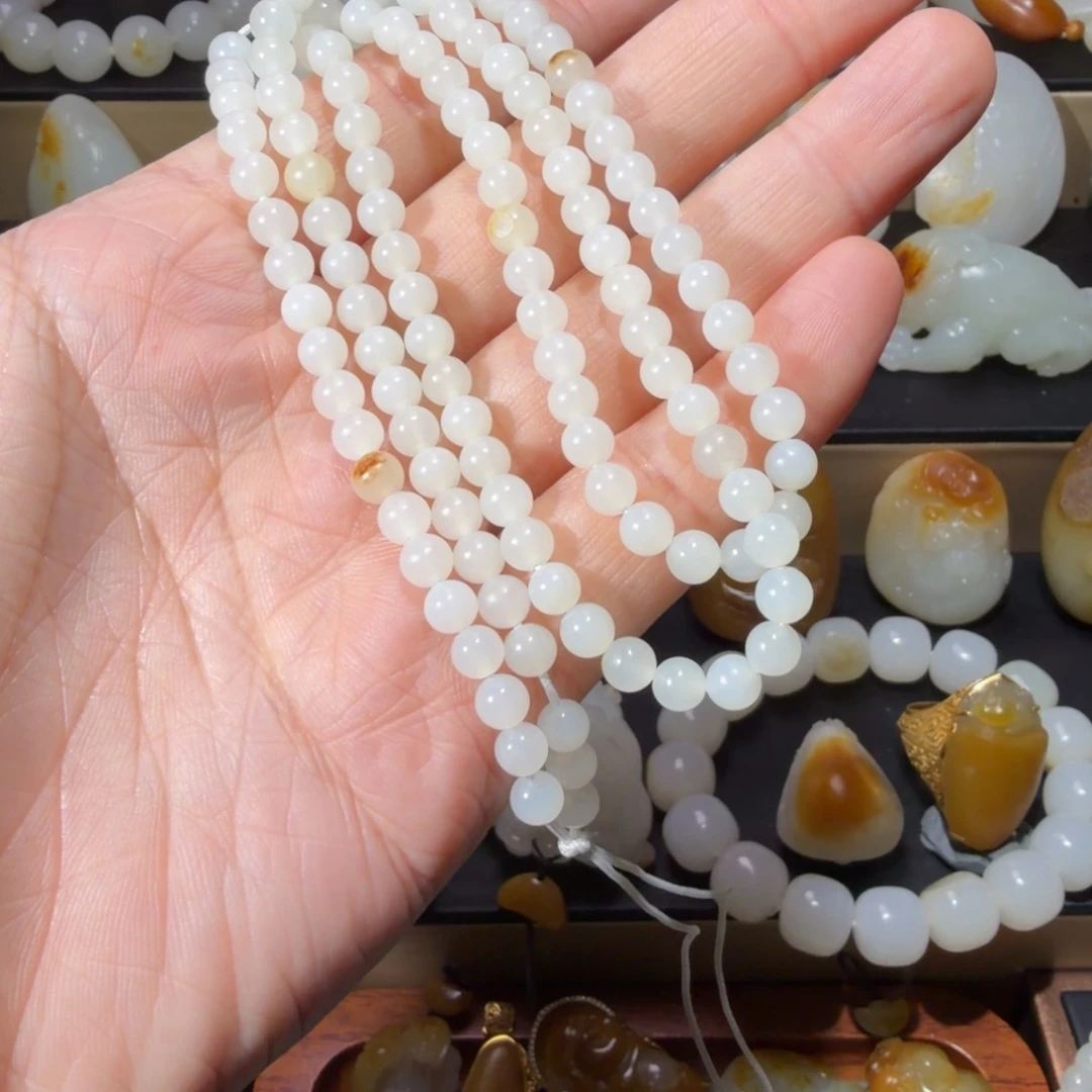 不***仁和田玉未镶嵌颈饰