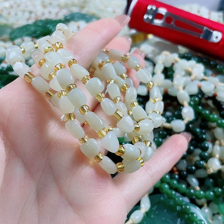 颈饰未镶嵌和田玉