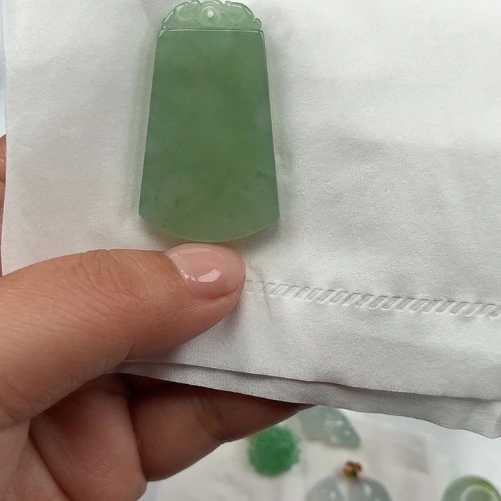 翡翠未镶嵌颈饰纯天然缅甸翡翠