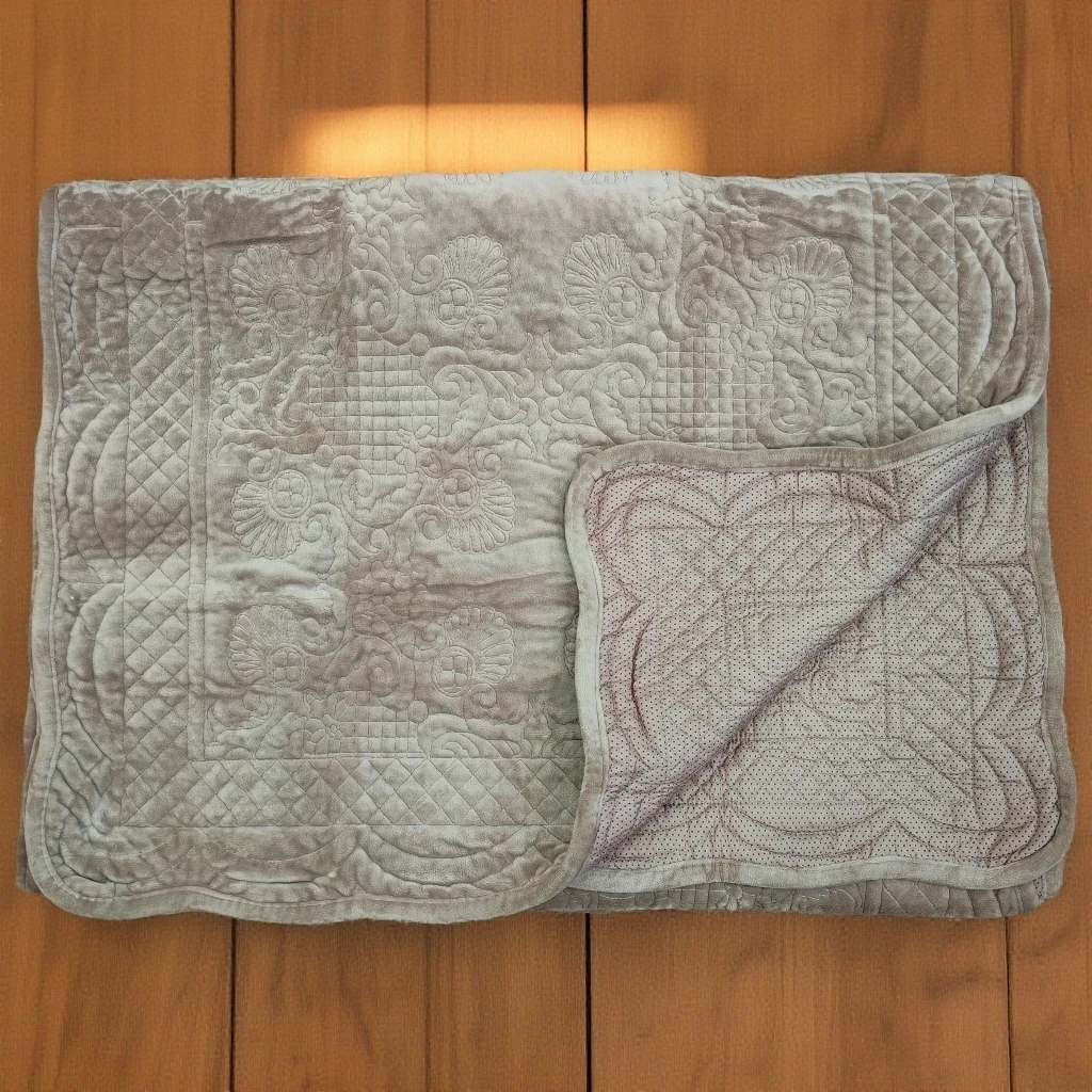 咖色(BROWN)贝壳绗缝绒面带防滑颗粒沙发垫飘窗垫尺寸约70*300