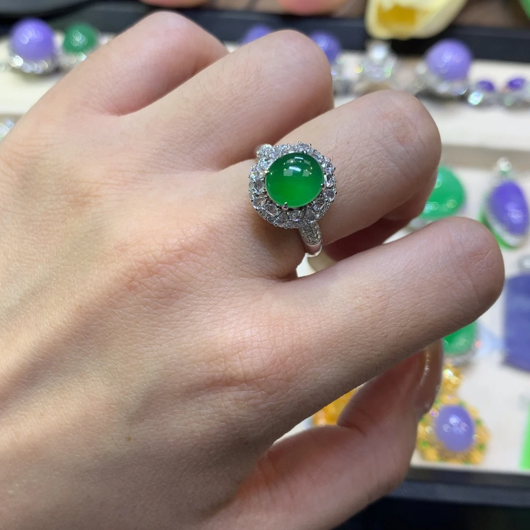 佟****翡翠18K金镶嵌颈饰