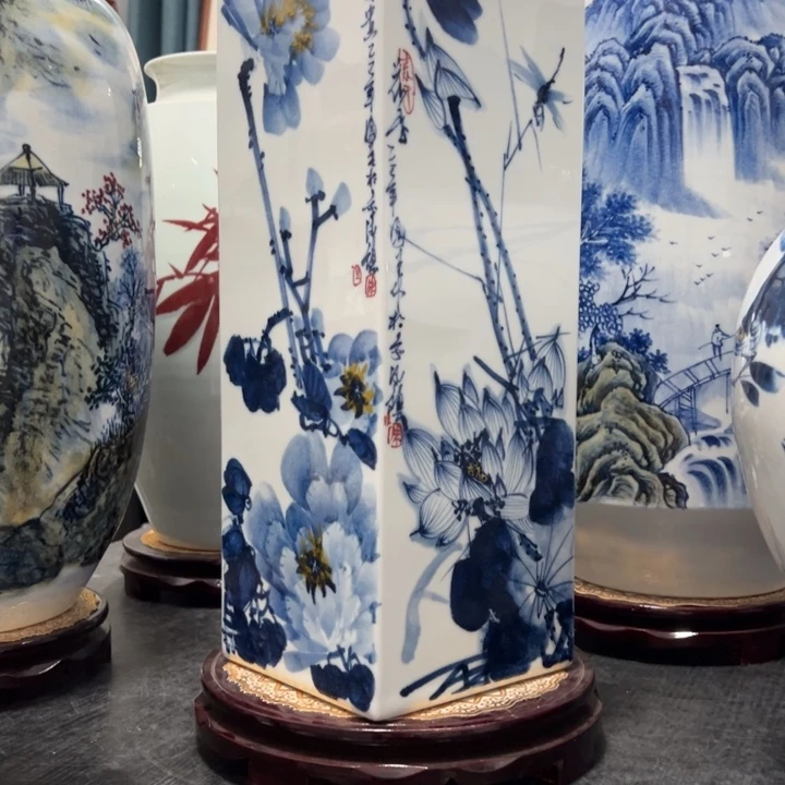 小*青花春夏秋冬四方瓶