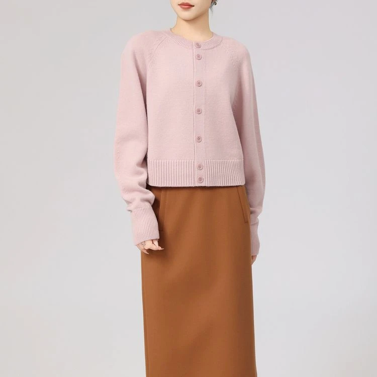 AMASS阿玛施25年早春新款保暖气质简约百搭圆领针织衫开衫548033