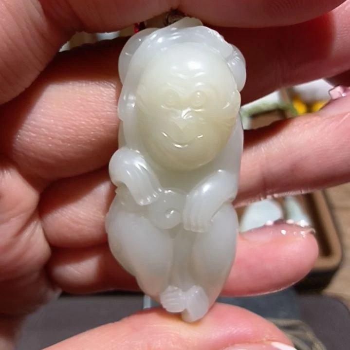颈饰未镶嵌和田玉（白玉）
