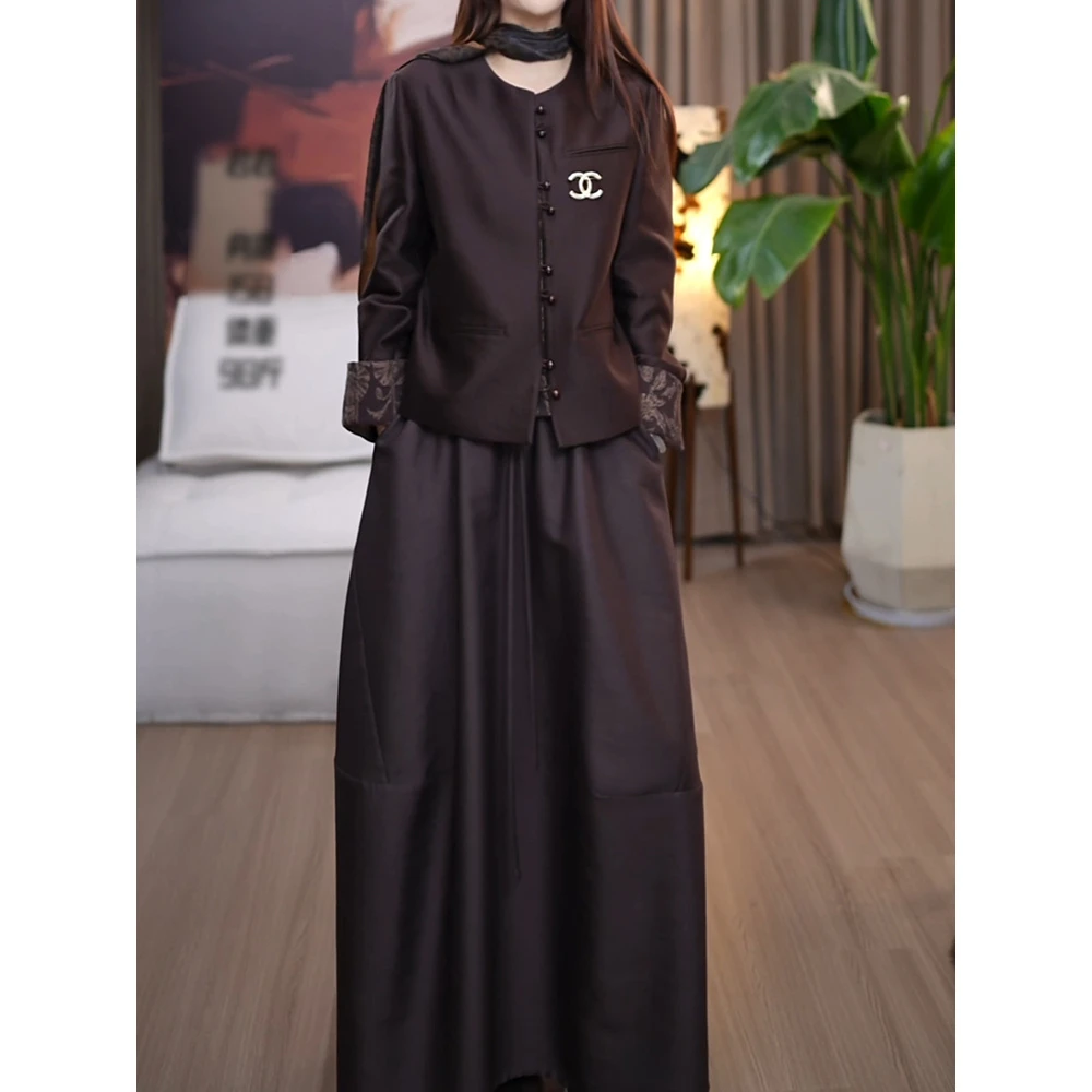 新中式气质百搭轻奢套装2025新时尚宽松印花拼接盘扣外套纯色半裙