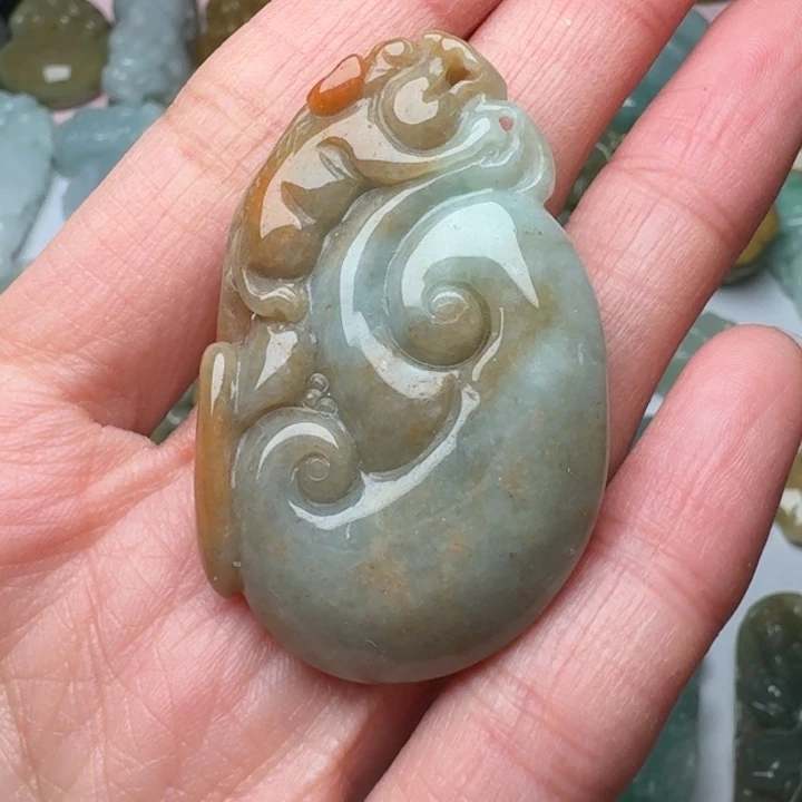 翡翠未镶嵌颈饰吊坠