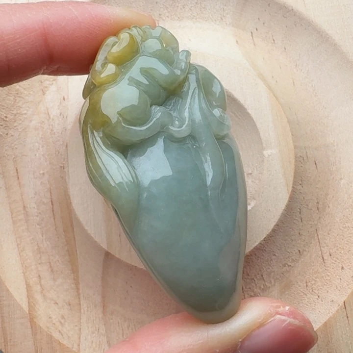 翡翠未镶嵌颈饰吊坠