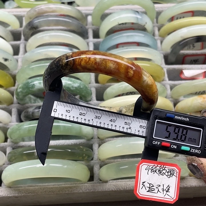 蛇纹石玉未镶嵌手镯115