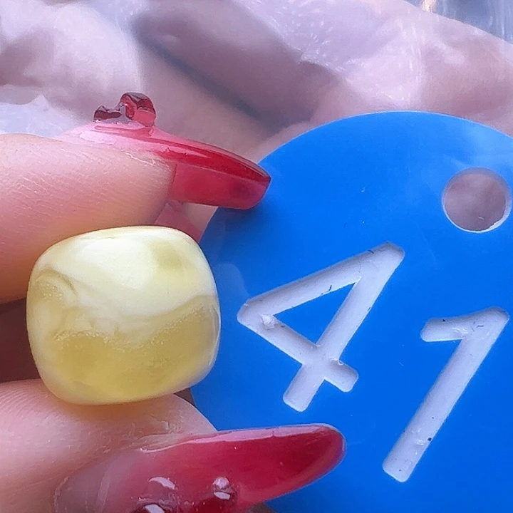 蜜蜡裸石未镶嵌13mm 老型