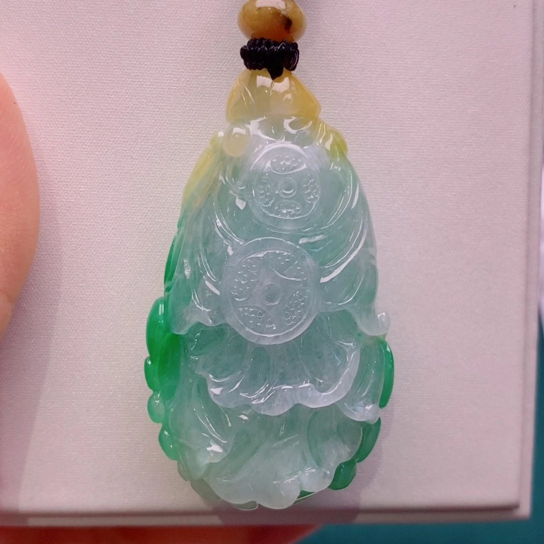 颈饰未镶嵌翡翠白菜