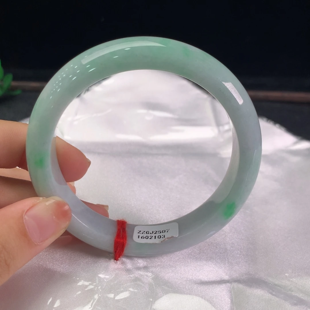 翡翠手镯未镶嵌缅甸A货翡翠 辣阳绿56 57