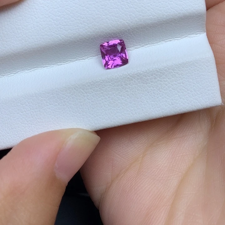 蓝宝石裸石1.06ct薰衣草紫蓝宝