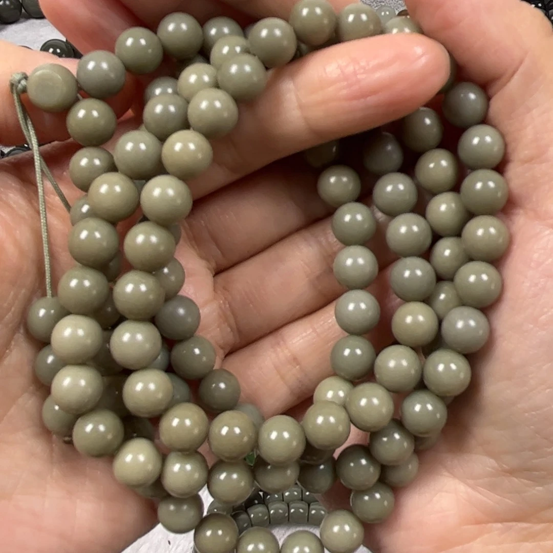 和田玉手链未镶嵌卡8圆珠108颗