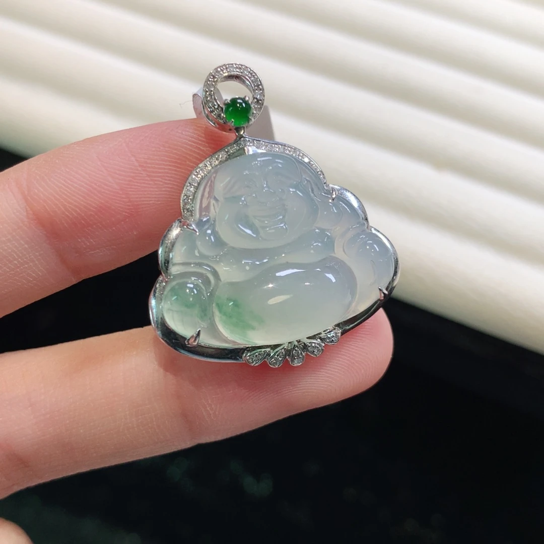 翡翠颈饰18K金镶嵌佛