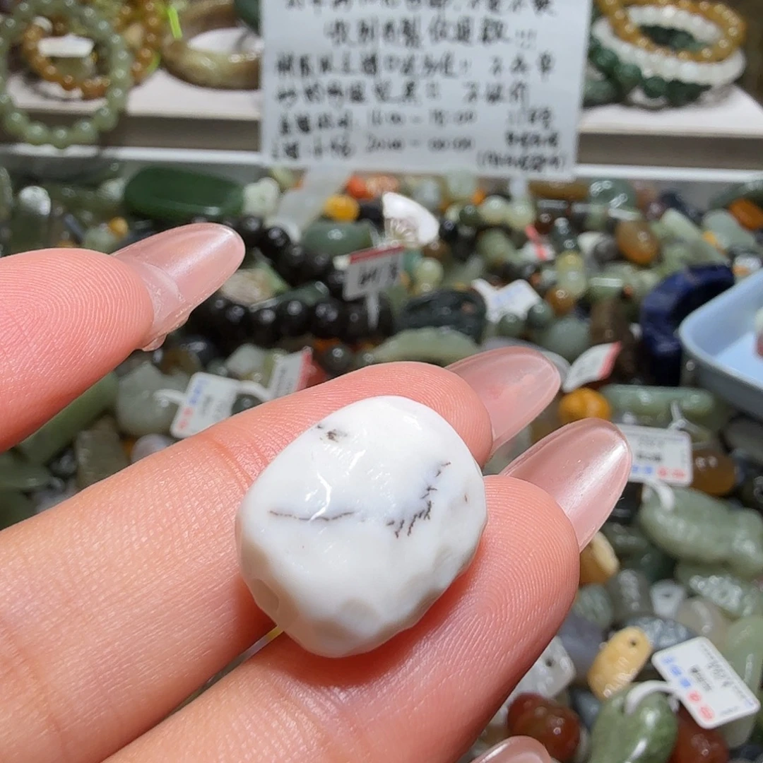 和田玉未镶嵌珠宝奇石