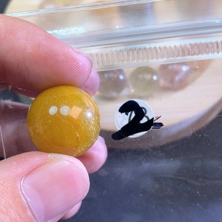 未镶嵌颈饰水晶宁****。