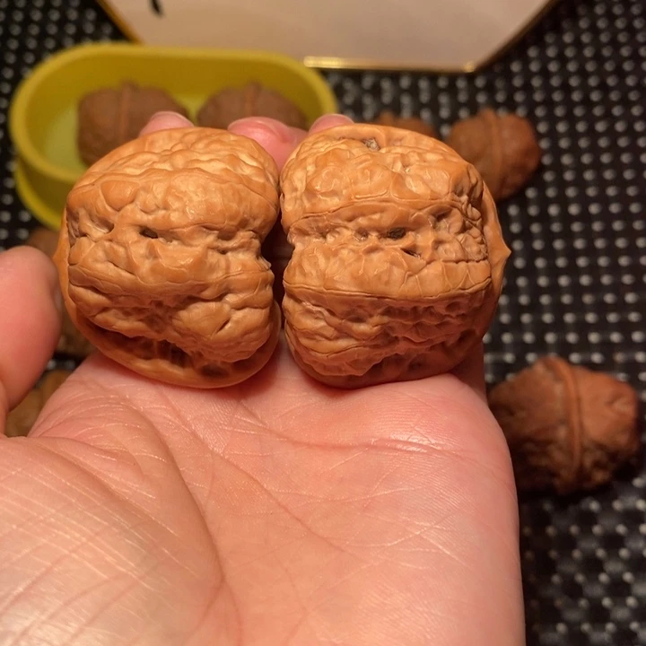 还***好文玩核桃把件四开八腿肉蛙