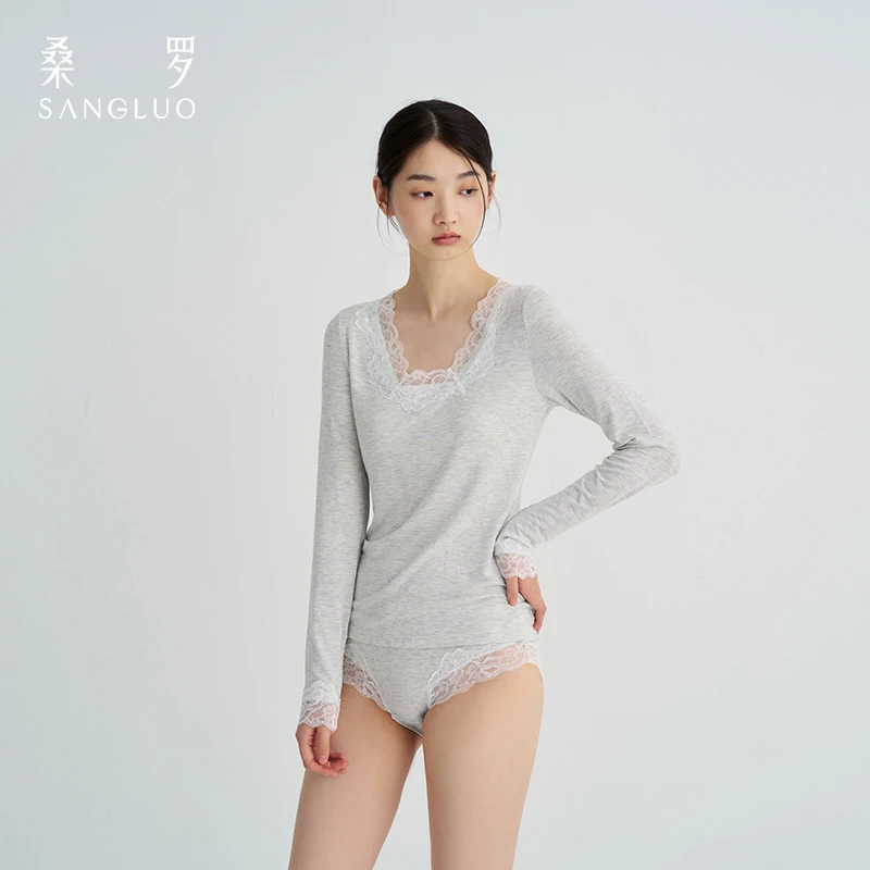 桑罗休闲风V领修身型长袖打底衫蕾丝内搭薄款千金风套装03A61841