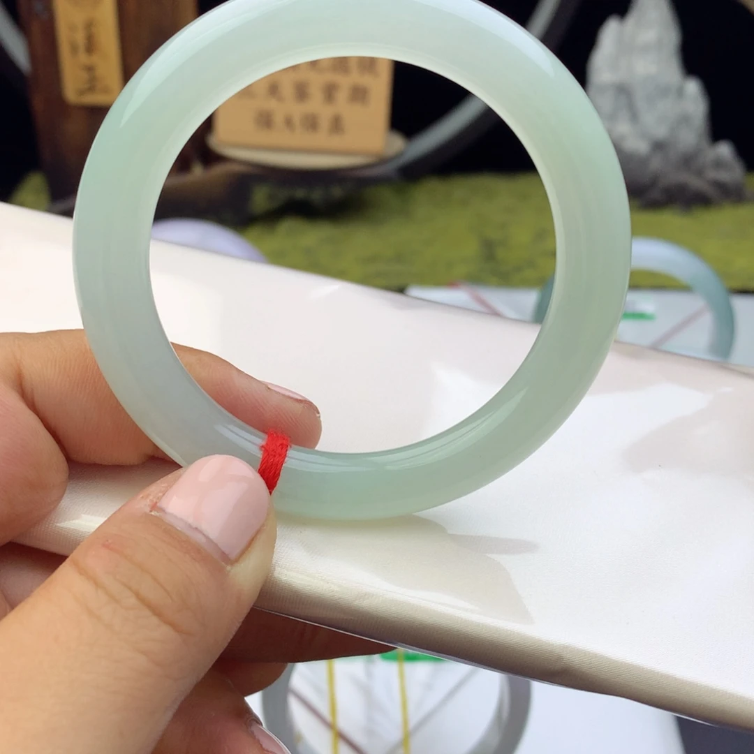 未镶嵌手镯（圆镯）翡翠纯天然