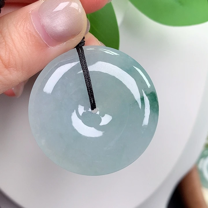 翡翠未镶嵌颈饰107；37.7-5.7mm