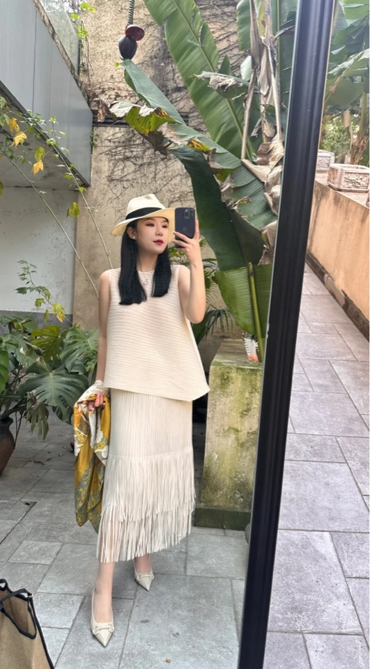 褶皱套装背心流苏裙