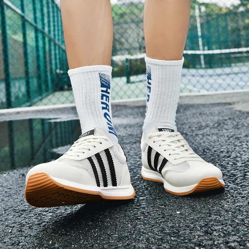 品牌断码男鞋春夏季皮面耐磨运动鞋防滑软底网面休闲鞋男阿甘鞋