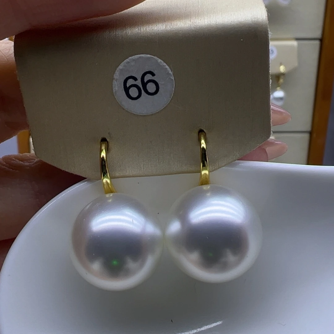 耳饰18K金镶嵌淡水珍珠