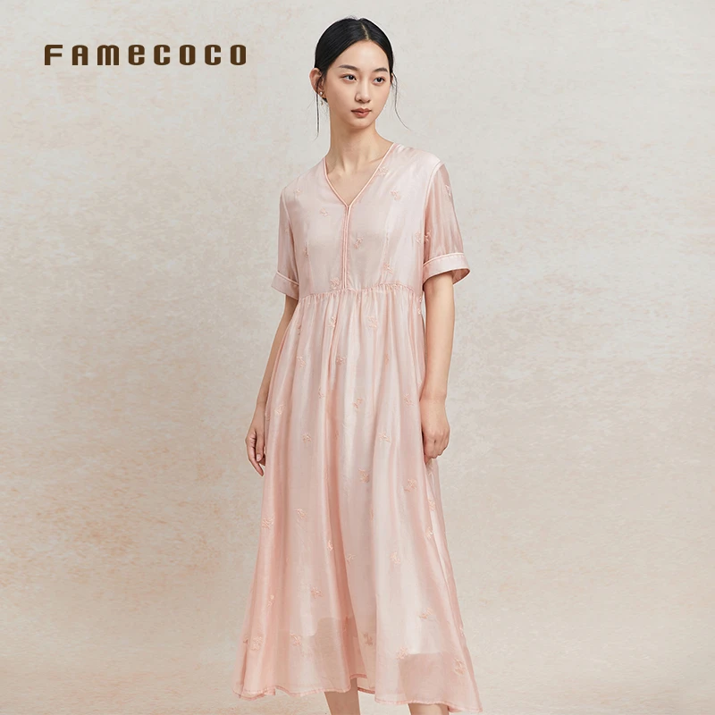Famecoco设计师品牌刺绣天丝长裙v领新中式连衣裙FAC3FA018/ZB